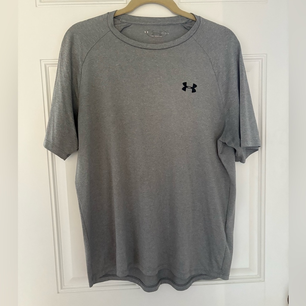 Under Armour Gray Short Sleeve Tee